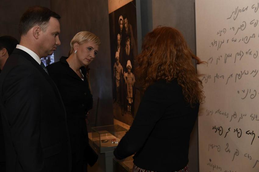 President Duda and his wife Agata toured the Holocaust History Museum, guided by Orit Margaliot of the International School for Holocaust Studies